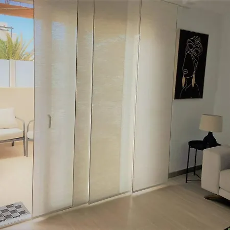 Sunset Bastián, Junto A La Costa *