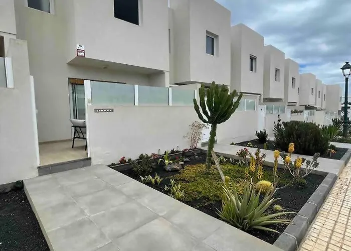 Prázdninový dům Sunset Bastian, Junto A La Costa *