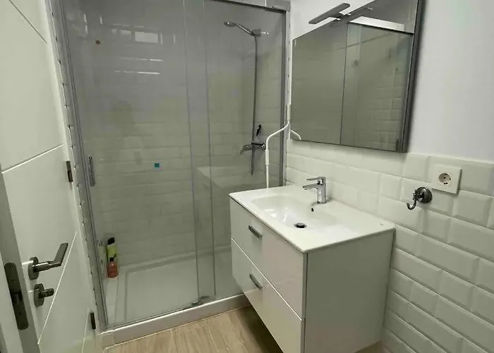 Sunset Bastian, Junto A La Costa *