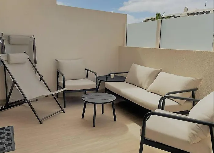 Sunset Bastian, Junto A La Costa Costa Teguise