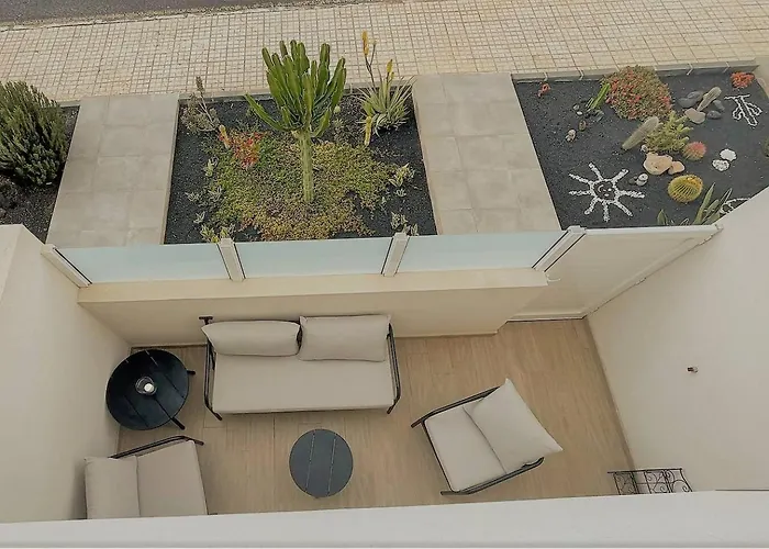 Sunset Bastian, Junto A La Costa Costa Teguise